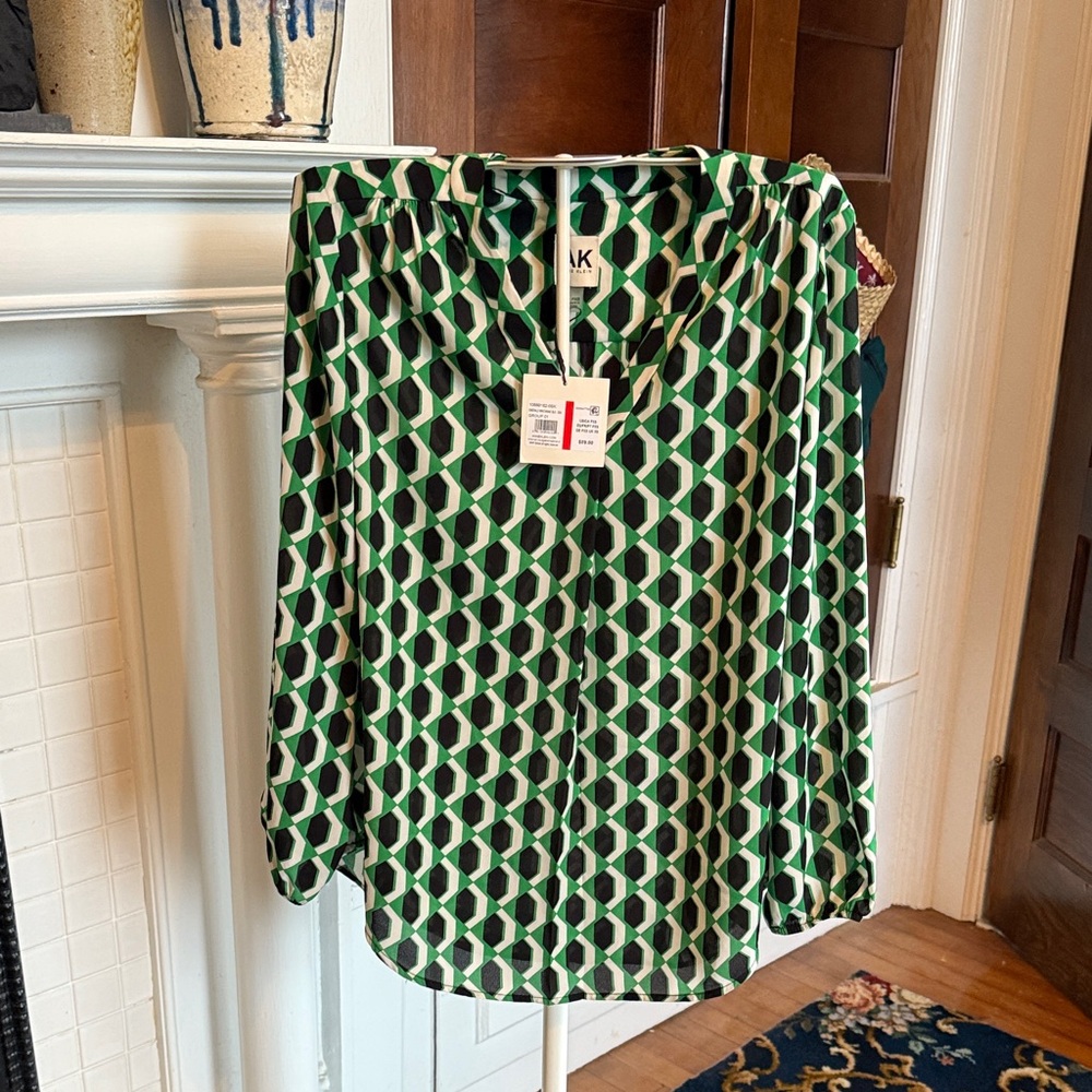 Anne Klein Black and Green Geometric Blouse-NWT.‎ Retail 59